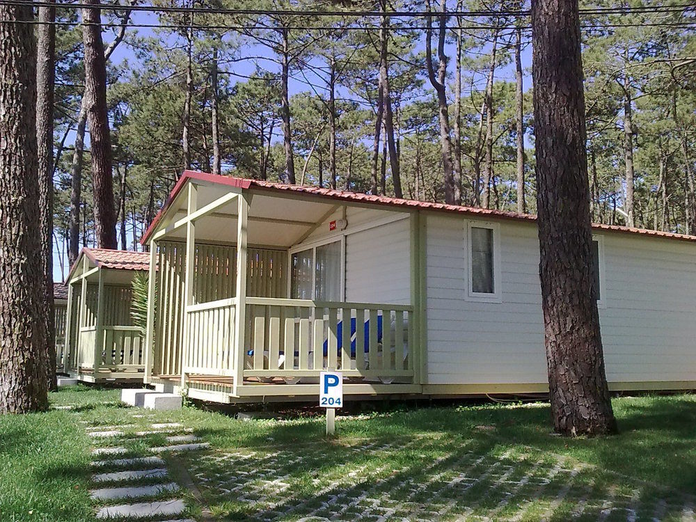 מלון נאזרה Orbitur Valado Bungalows Caravan Park מראה חיצוני תמונה