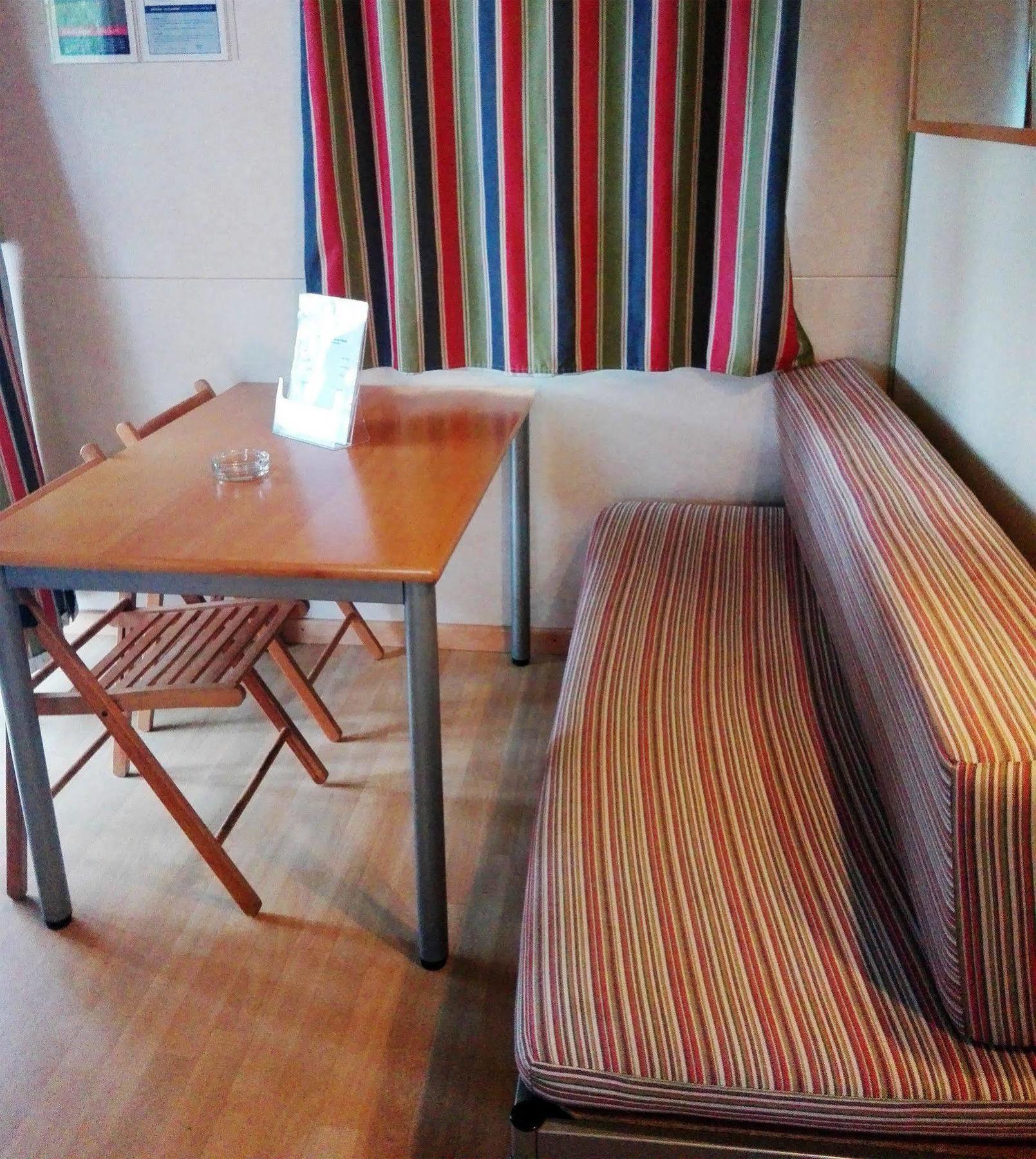מלון נאזרה Orbitur Valado Bungalows Caravan Park מראה חיצוני תמונה