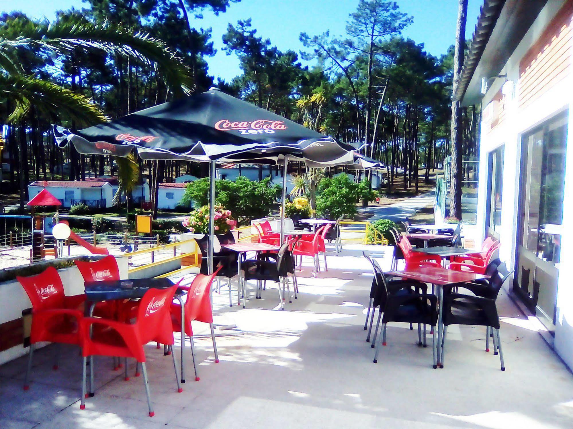 מלון נאזרה Orbitur Valado Bungalows Caravan Park מראה חיצוני תמונה