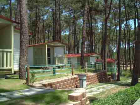 מלון נאזרה Orbitur Valado Bungalows Caravan Park מראה חיצוני תמונה